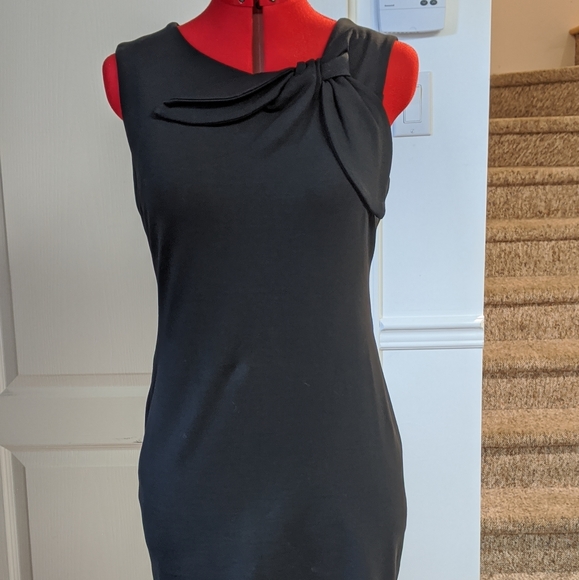 Banana Republic black fitted dress - Picture 7 of 7